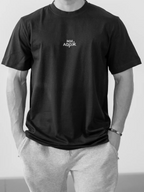 „Мн ларж“ – черна oversize тениска, лице