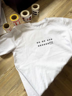 „Специални поздрави“ – бяла regular fit тениска, лице