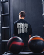 Модел с oversize тениска „Компот“
