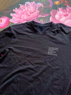 „Кредит“ – черна oversize тениска, продуктова снимка